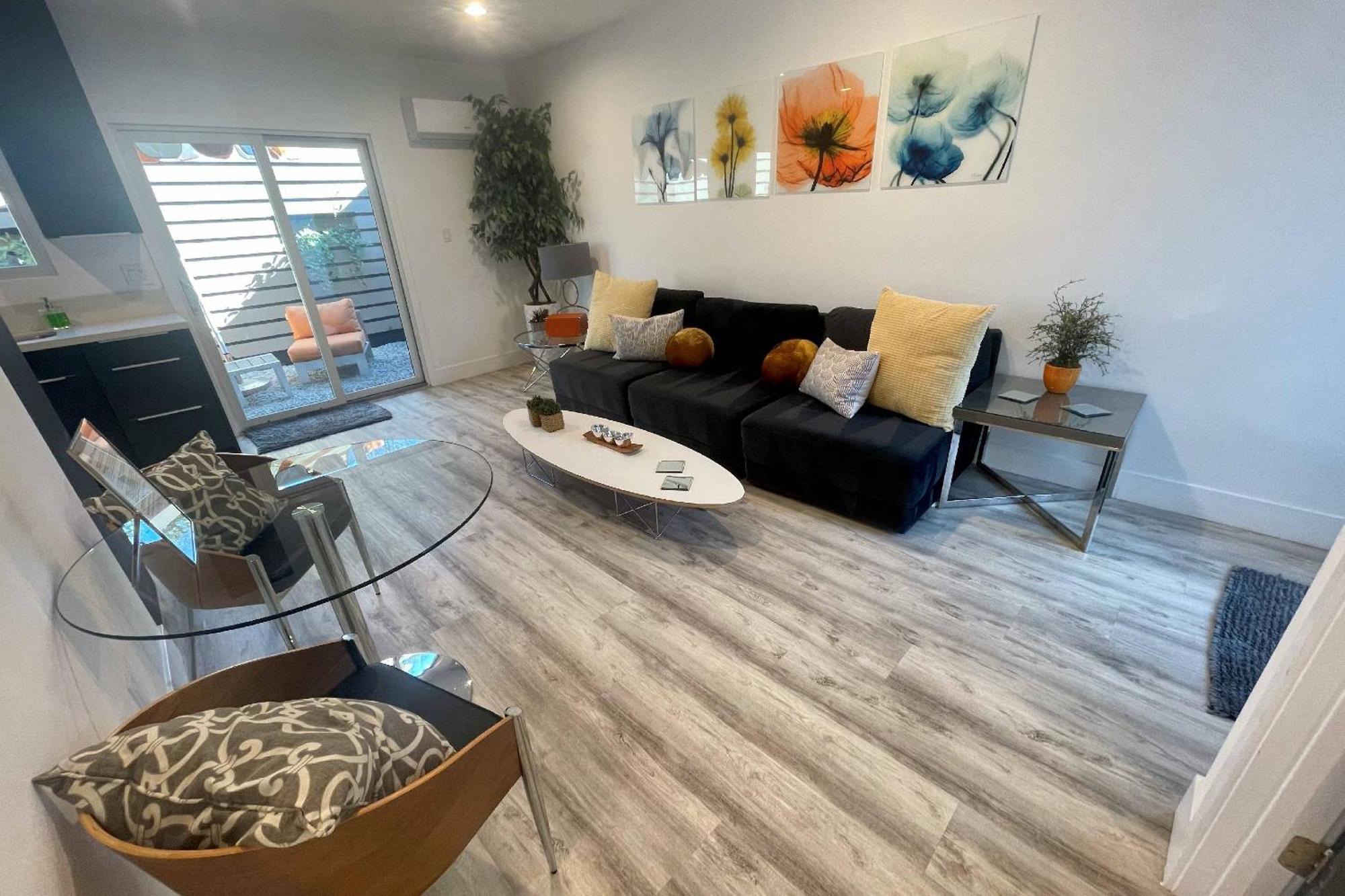 Claudia'S Guest House - Los Angeles — Photos 1